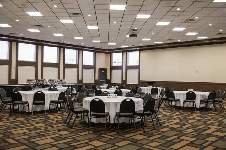 Ballroom/Hall 35 of 40
