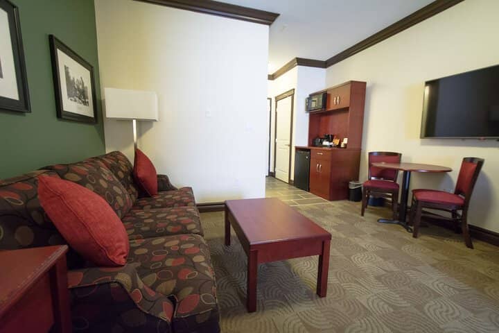 Room 6 of 40