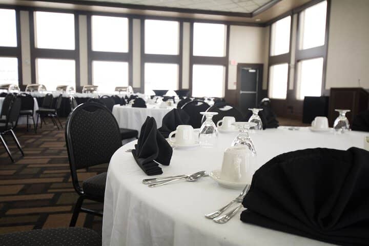 Ballroom/Hall 34 of 40