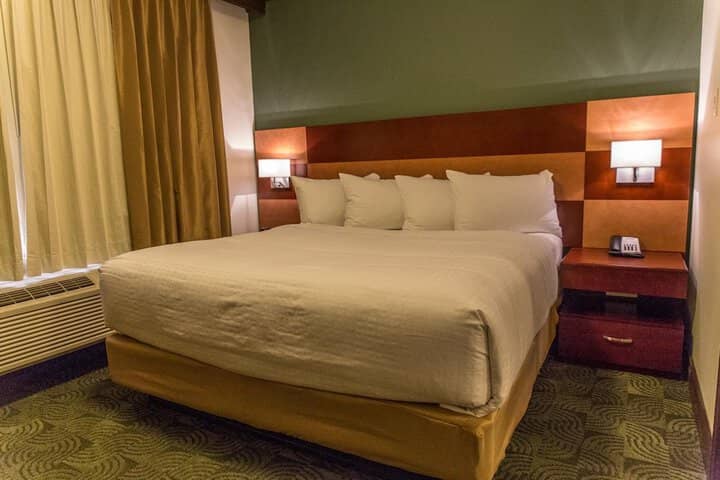 Room 10 of 40