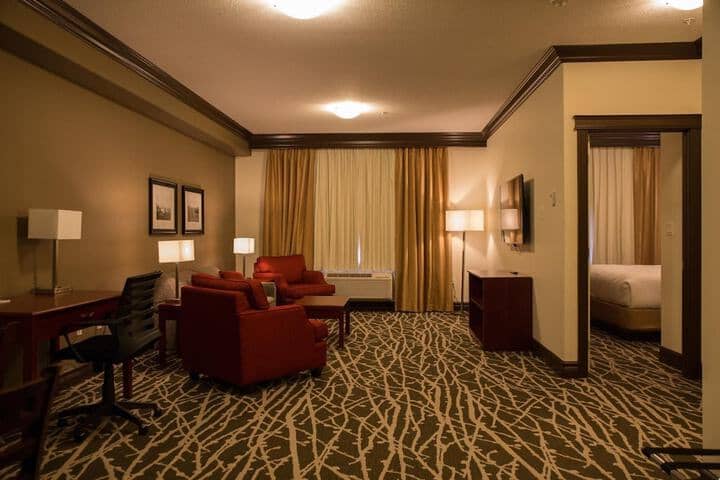 Room 13 of 40